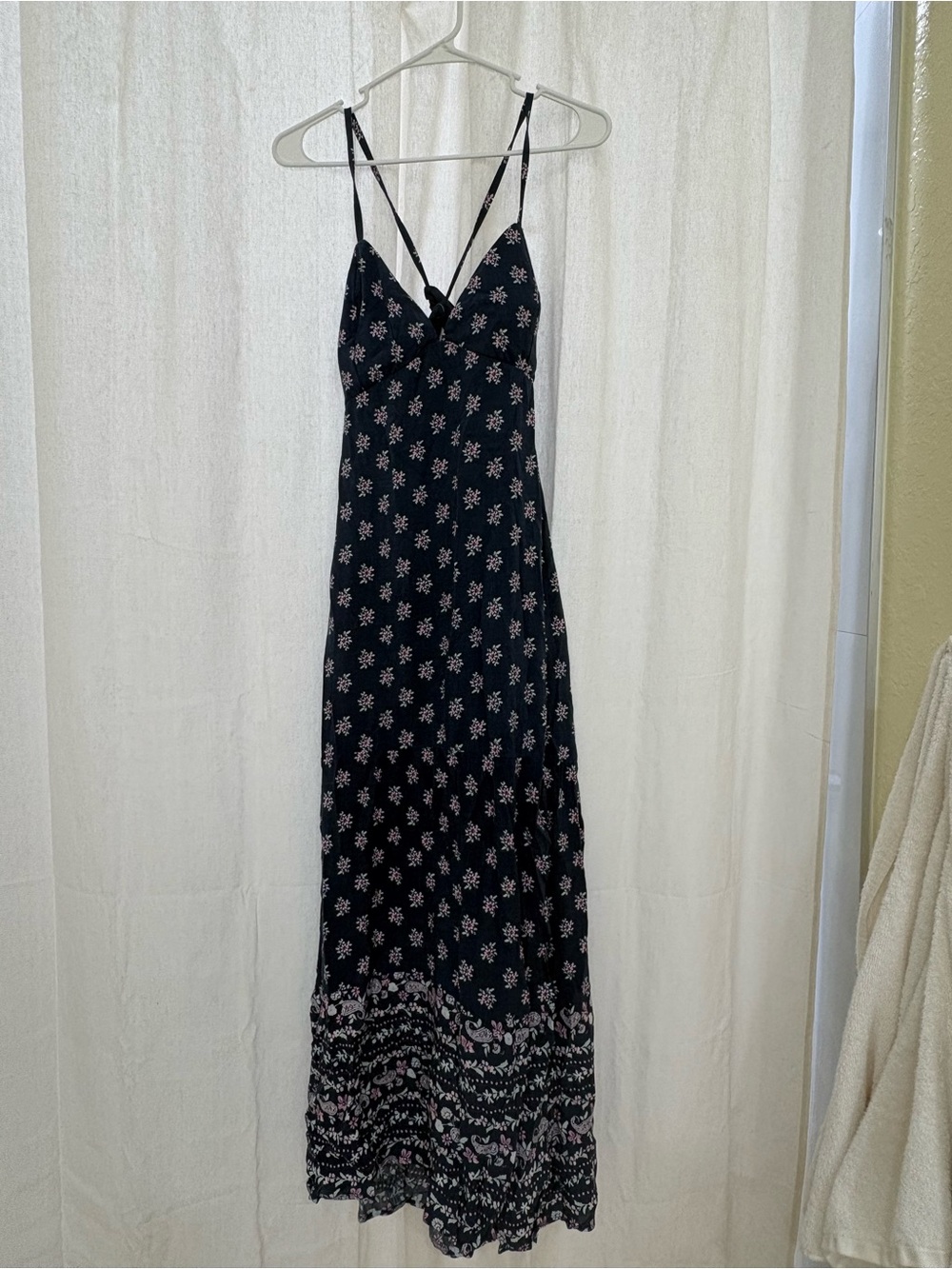 Women’s Navy Blue Floral Spaghetti-Strap Maxi Dress